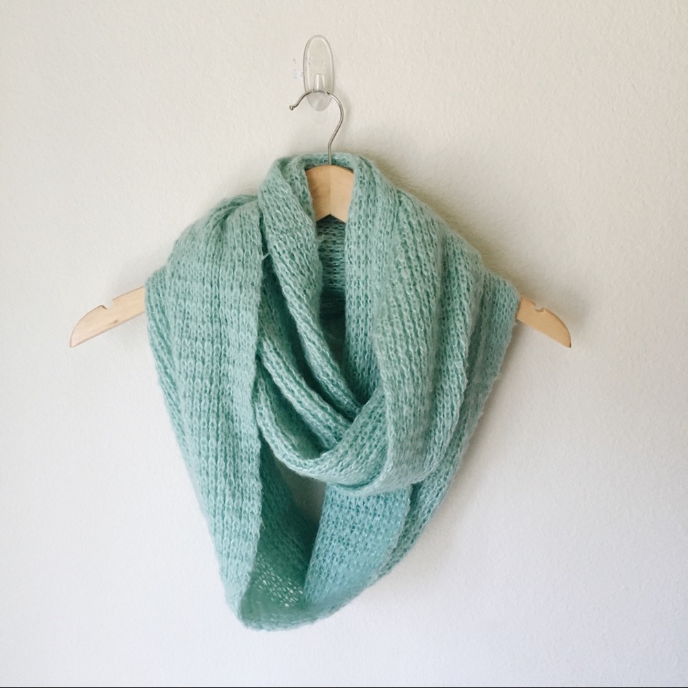 bundle of 3 circle scarves - Picture 3 of 3